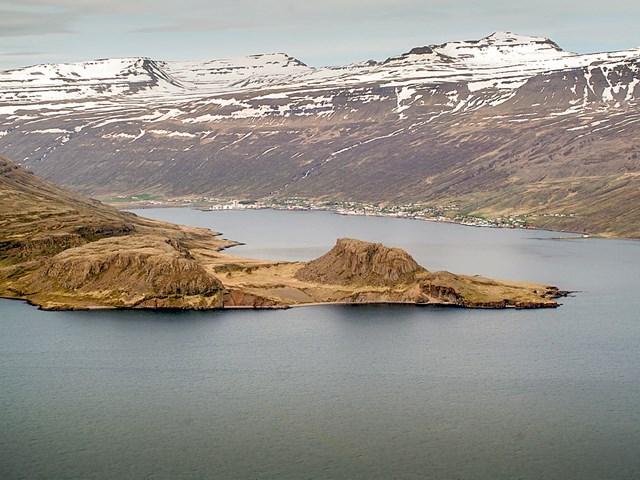 Fjarðarmynni Eskifjarðar.jpg
